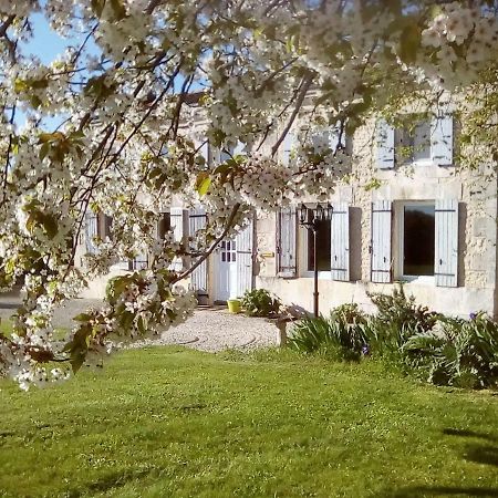Maison Lavande Bed & Breakfast Saint-Jean-dʼAngély Dış mekan fotoğraf