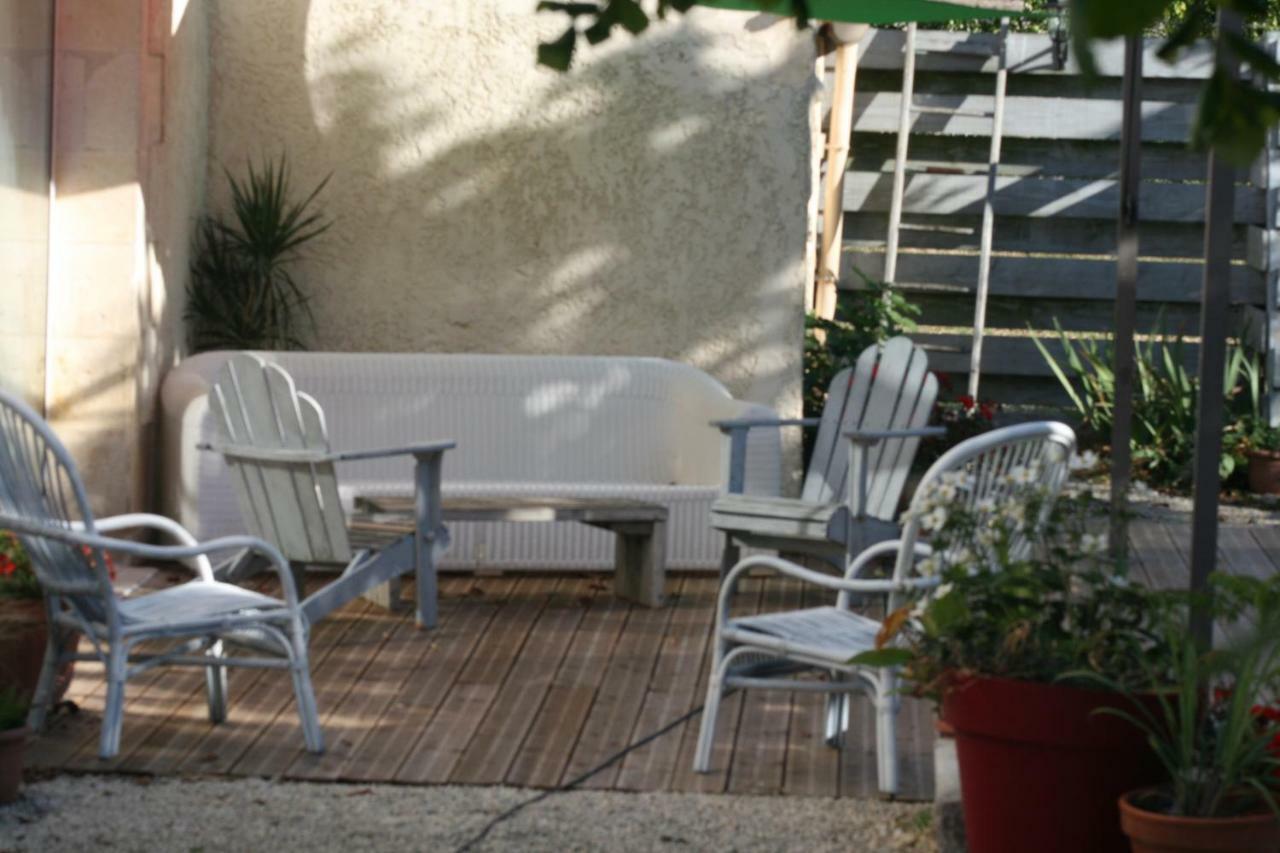 Maison Lavande Bed & Breakfast Saint-Jean-dʼAngély Dış mekan fotoğraf