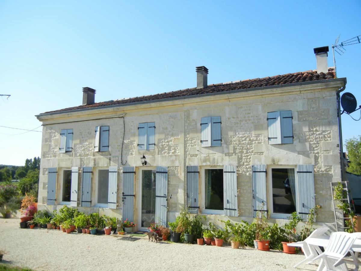 Maison Lavande Bed & Breakfast Saint-Jean-dʼAngély Dış mekan fotoğraf