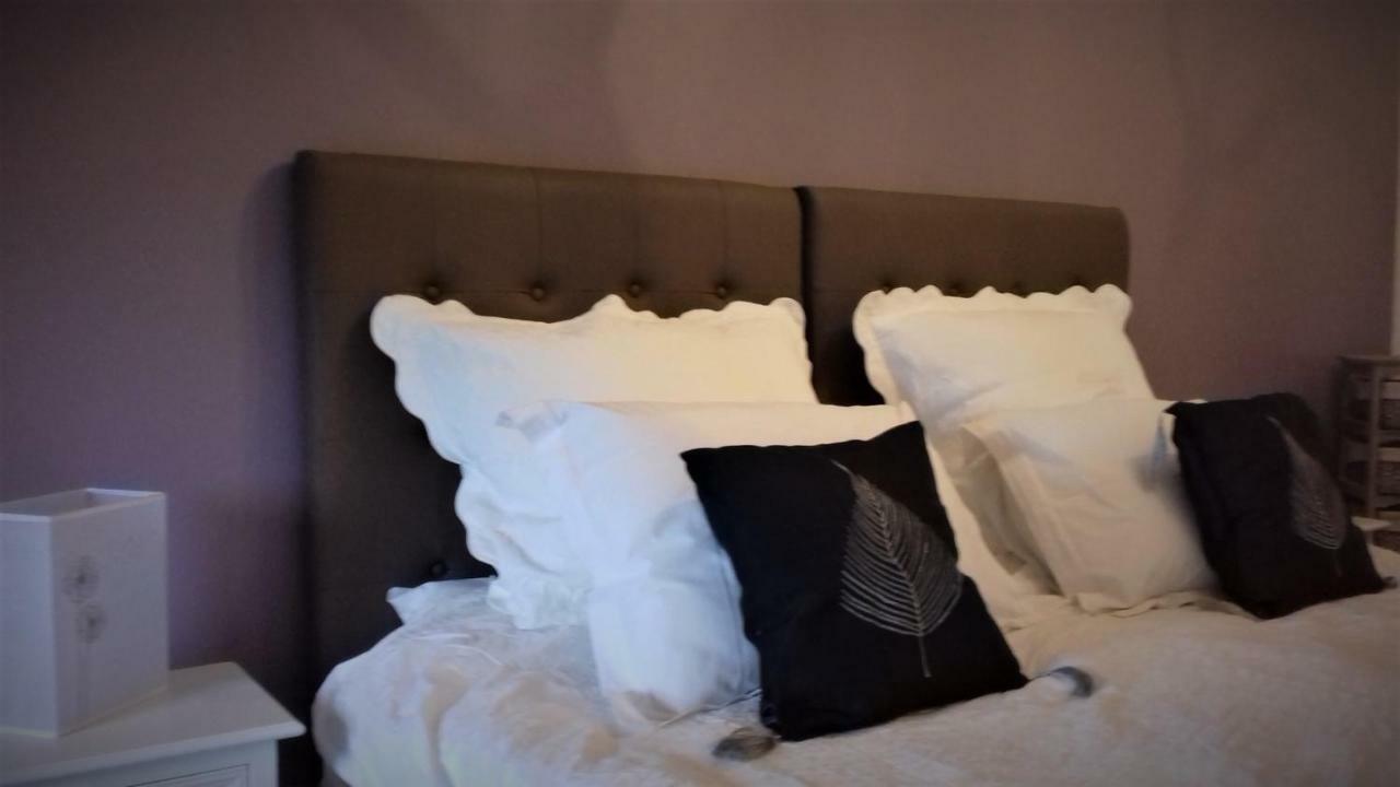 Maison Lavande Bed & Breakfast Saint-Jean-dʼAngély Dış mekan fotoğraf