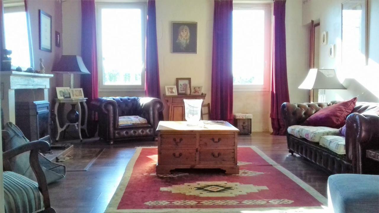 Maison Lavande Bed & Breakfast Saint-Jean-dʼAngély Dış mekan fotoğraf